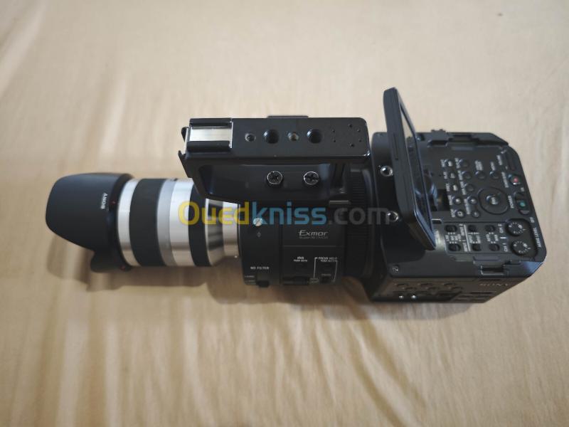 Sony FS700 avec objectif 18-200mm