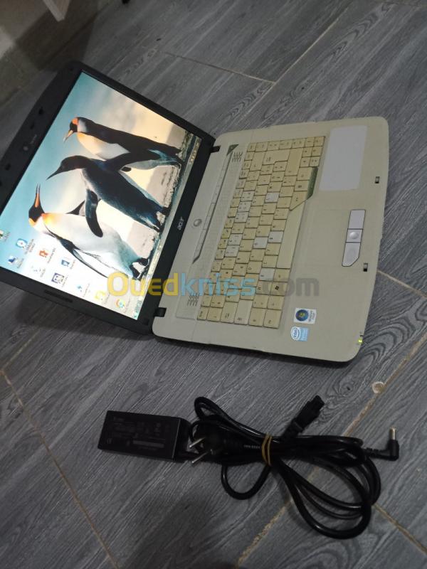 Laptop Acer duel core 250 go disque dur 02 go de RAM batterie 01h avec chargeur 15.4 pouce