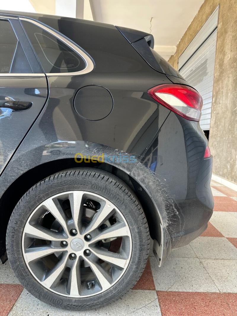 Hyundai i30 2019 Toute options 10