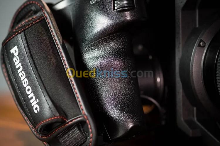 CAMERA PROFESSIONNELLE PANASONIC EVA1 CAPTEUR SUPER 35mm 5.7K 5720 X 3016 VIDEO 4K DE QUALITE CINEMA 28