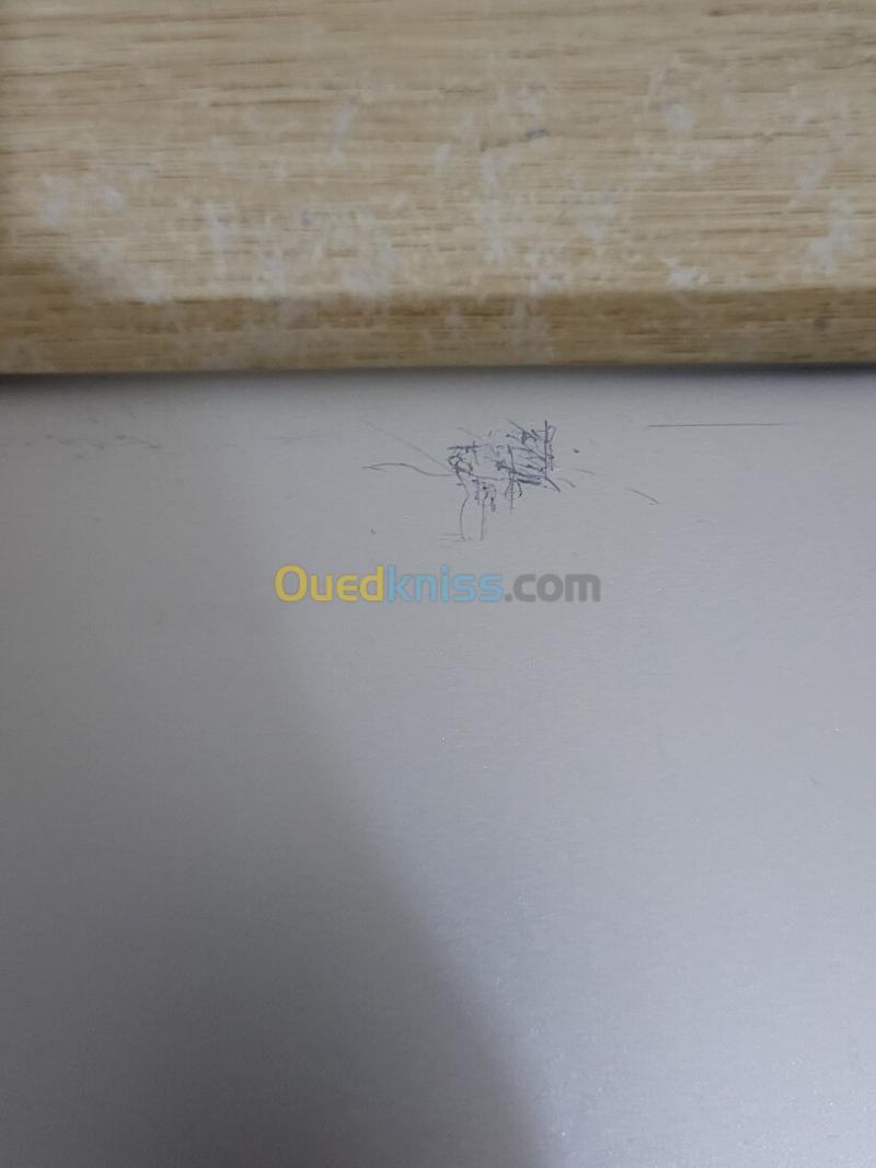 ASUS VivoBook X712F | INTEL CORE i7 8565U | 8GB RAM | 1TB NVMe SSD | INTEL UHD GRAPHICS 9