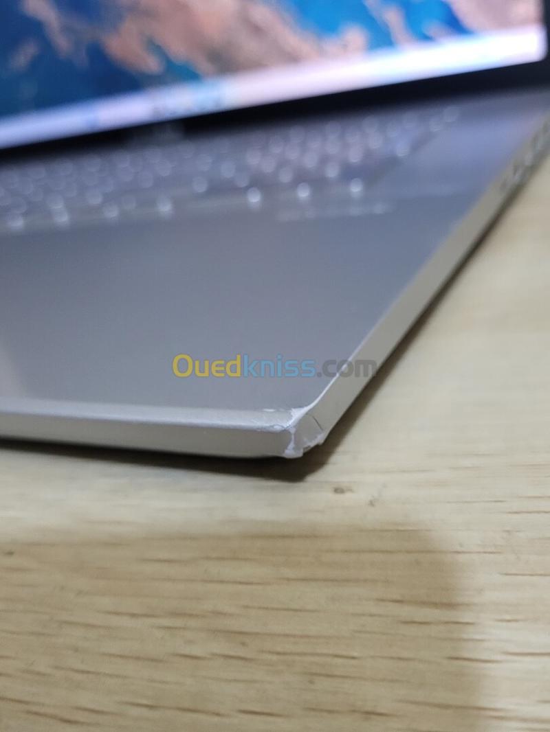 ASUS VivoBook X712F | INTEL CORE i7 8565U | 8GB RAM | 1TB NVMe SSD | INTEL UHD GRAPHICS 6
