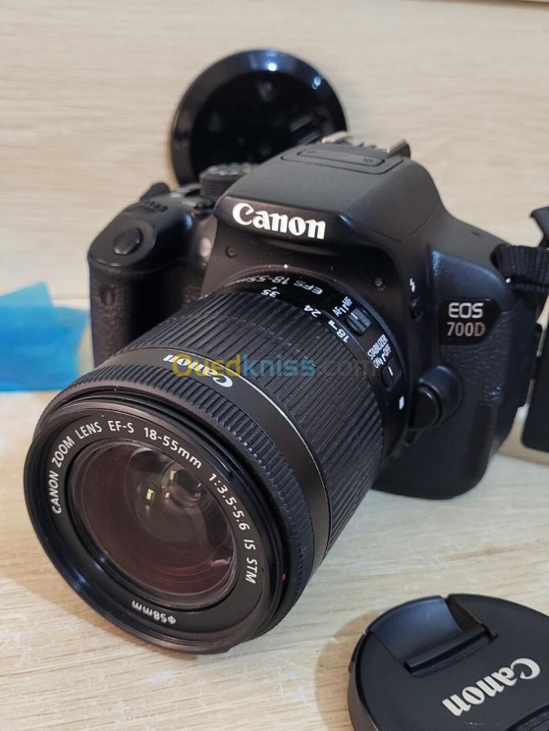 Canon EOS 700D Appareil photo Reflex SLR 18 MP CMOS 5184 x 3456 pixels + Objectif Canon EF-S 18-55mm f/3.5-5.6 IS STM f/3.5-5.6 19