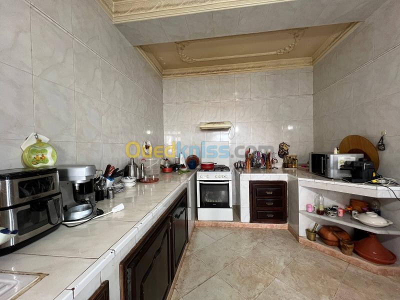 Location Appartement Niveau de villa F5 Oran Oran 18
