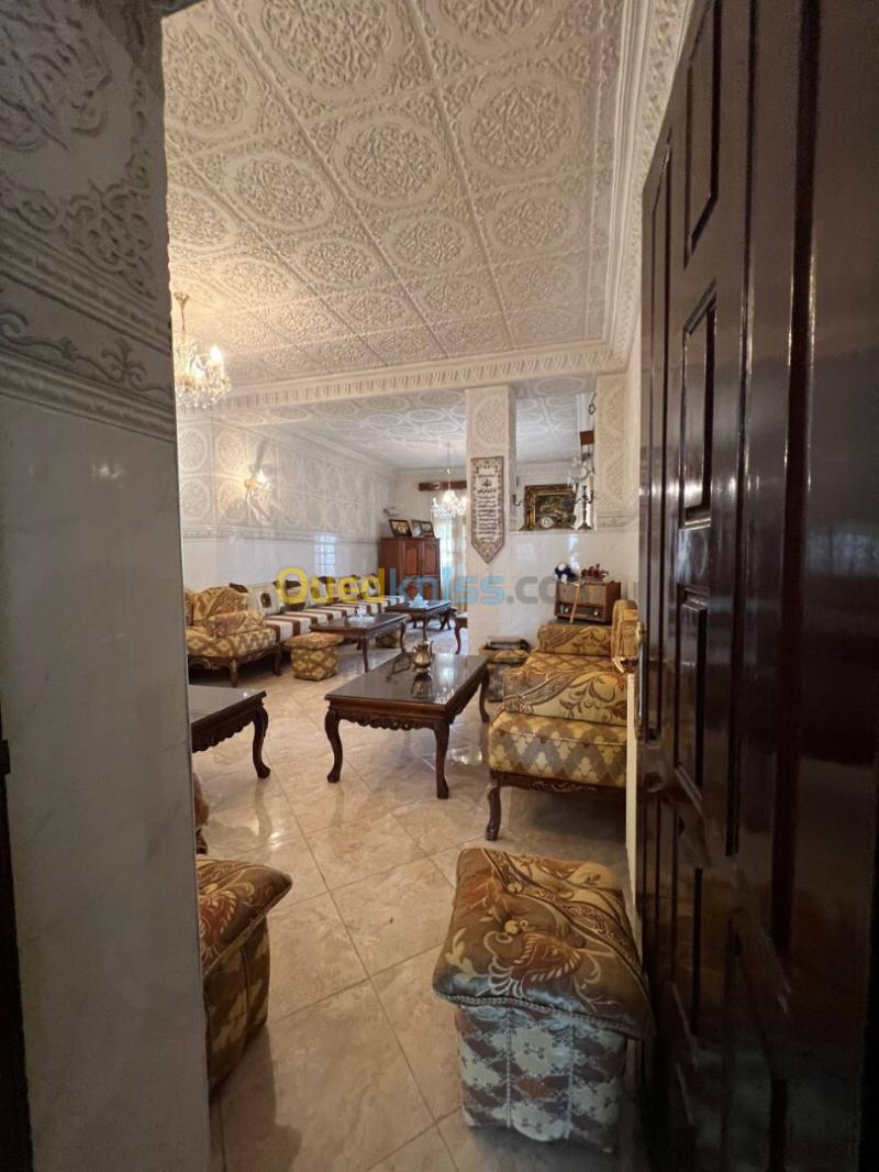 Location Appartement Niveau de villa F5 Oran Oran 11