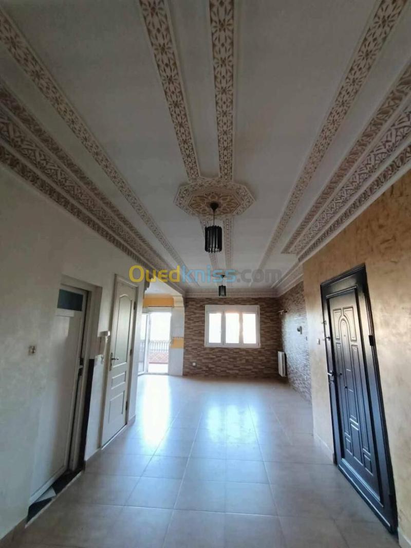 Location Appartement Niveau de villa F4 Oran Oran 27