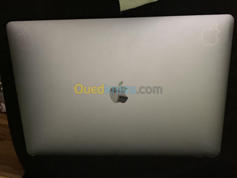 MacBook Pro 15" 2018 i7 -16Go RAM - Radeon Pro 555X 4Go 5