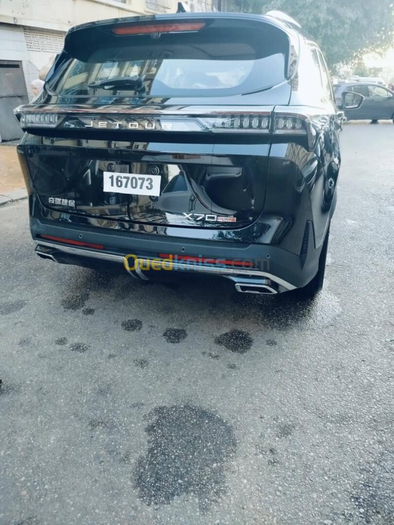 Jetour  X70 PLUS 2025 Luxury Edition 7 places  3