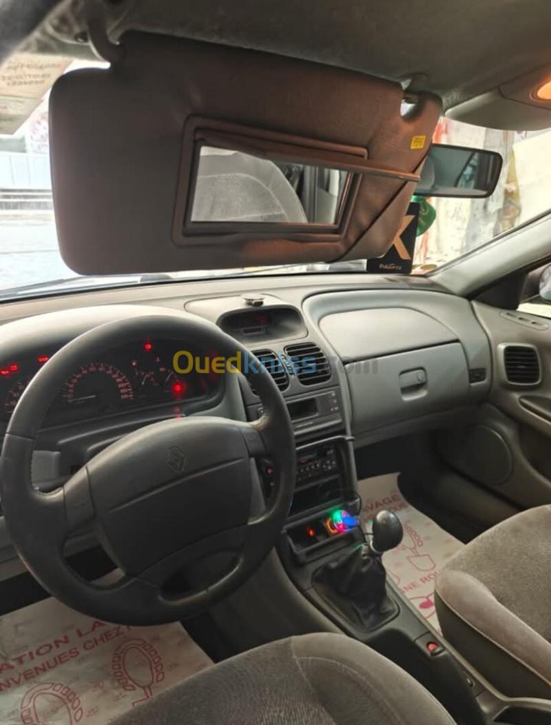 Renault Laguna 1 1999 Laguna 1 16