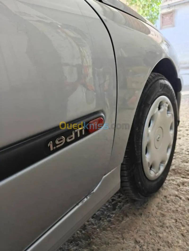 Renault Laguna 1 1999 Laguna 1 12