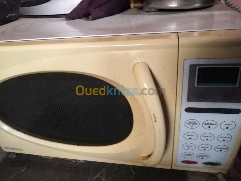 Micro-onde encastrable 4