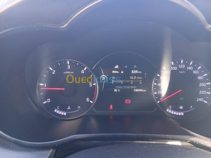 Kia Carens 2016 Luxe 2