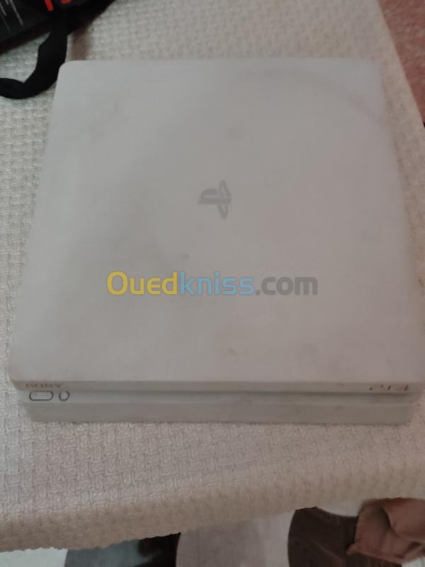  Ps4 slim blanc 500 GB + 1 manette original 
