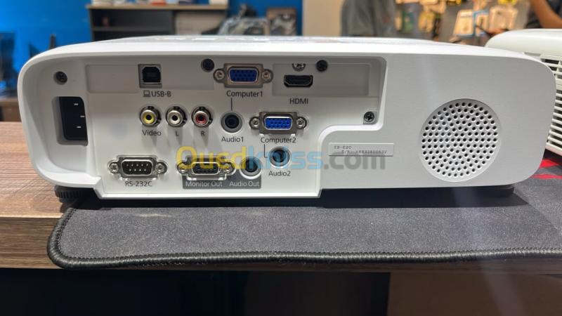 Data Show Epson EB E20 Nauf 3
