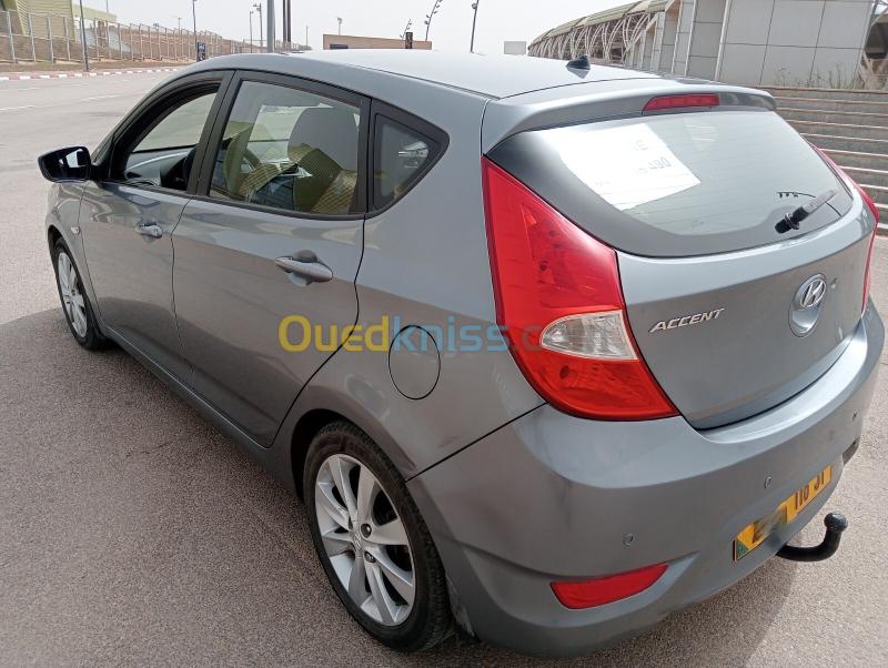 Hyundai Accent RB  5 portes 2018  4