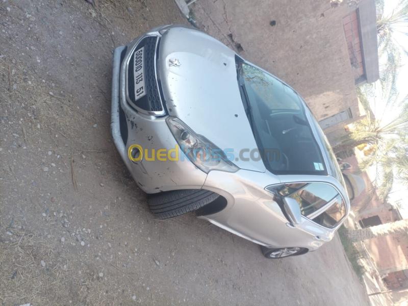 Peugeot 208 2013 Allure 3