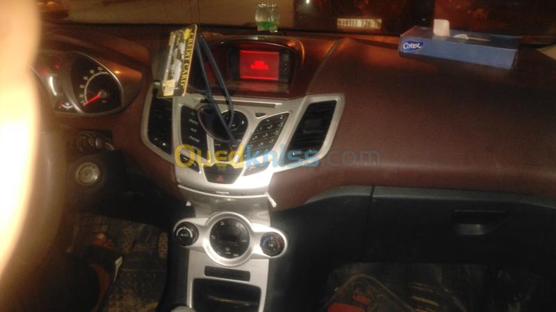 Ford Fiesta 2012 Titanium Sport pack 3