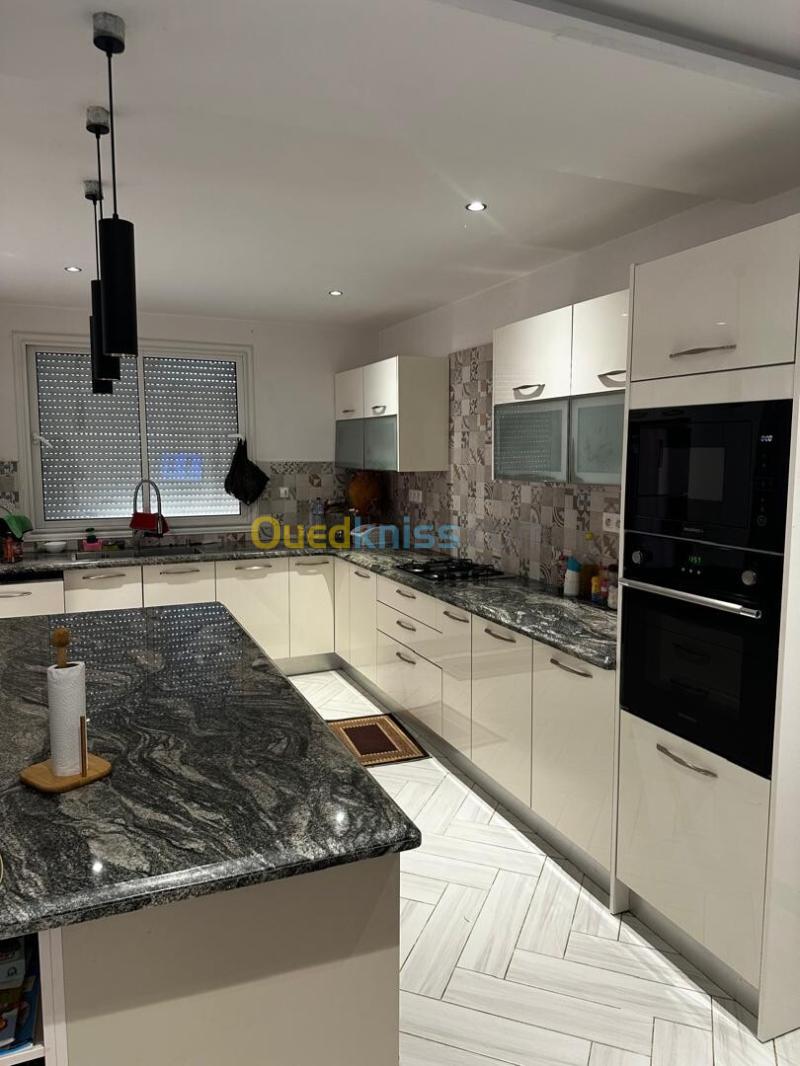 Location Appartement Niveau de villa F5 Alger Dely brahim 33