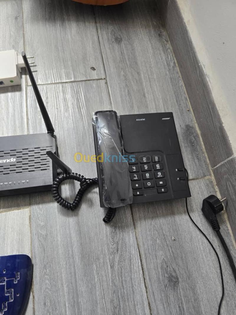 Lot Lot Modem ADSL , VDSL , Point d'accès , Répéteurs sans fils et téléphone fixe 4