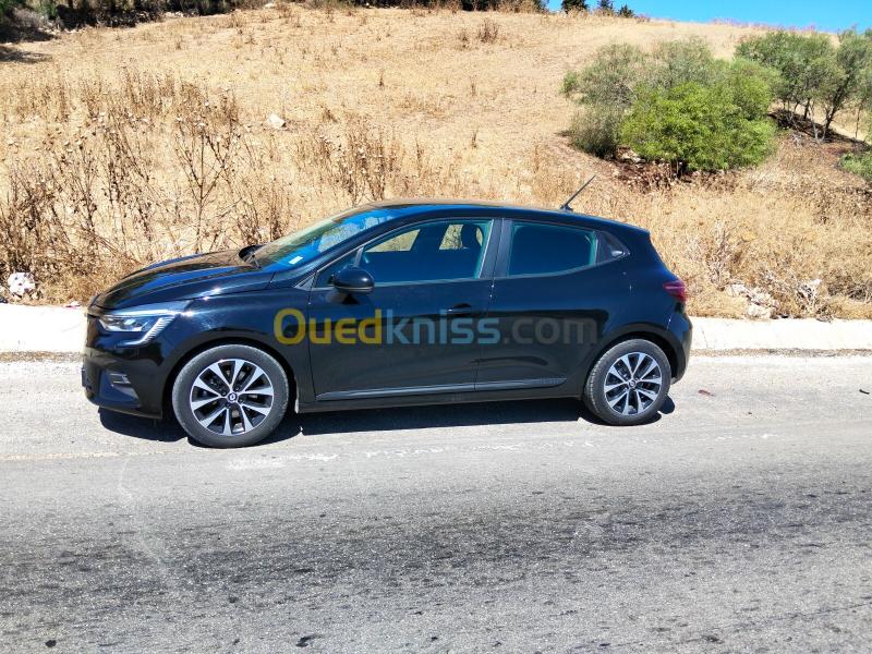 Renault Clio 5  2023  12