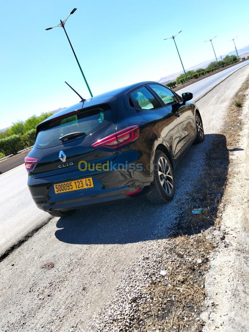 Renault Clio 5  2023  4