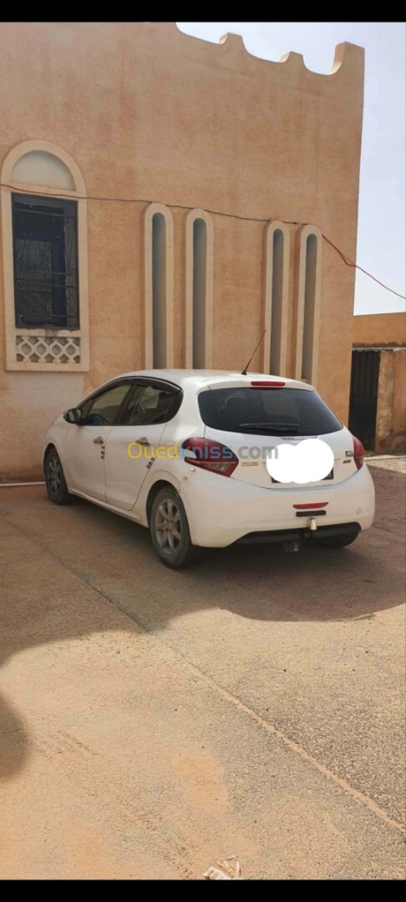 Peugeot 208 2015  2