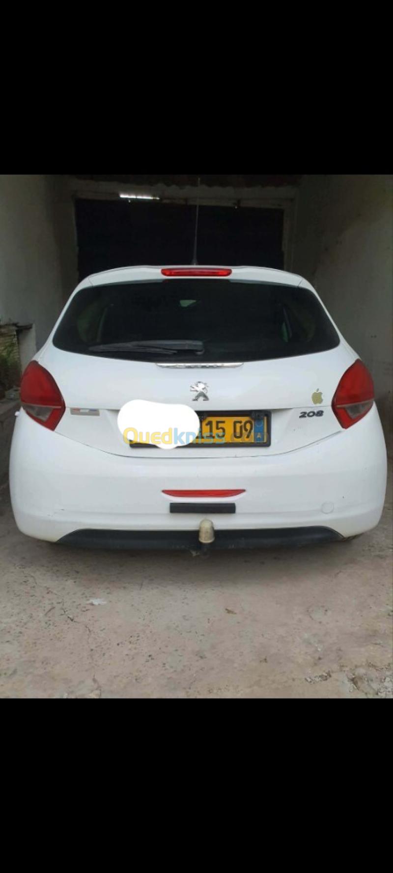 Peugeot 208 2015  3