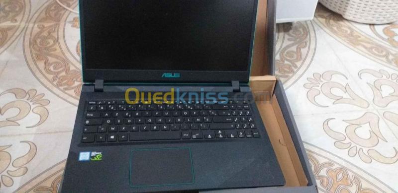  ASUS Laptop I5 8250U GTX1050 Eta 9/10 Avec boit