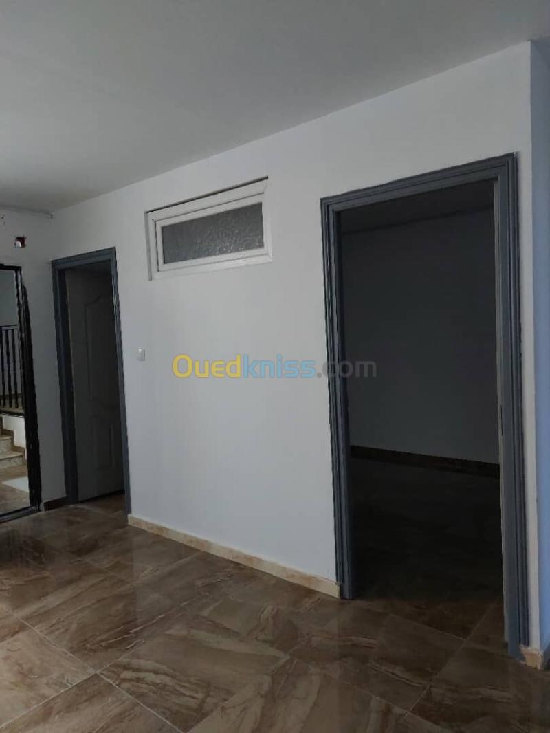 Location Appartement Niveau de villa F4 Tipaza Kolea