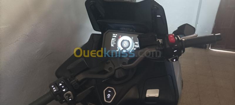 Yamaha Tmax 563 Tech max 2025 7