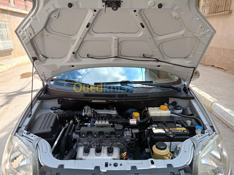 Chevrolet Aveo 4 portes 2015  10