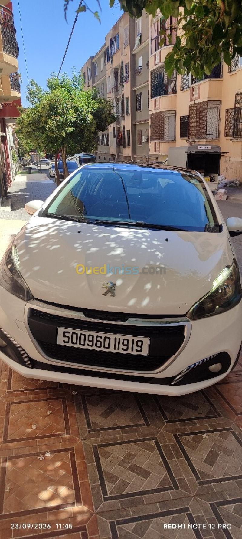 Peugeot 208 2019 Allure 2