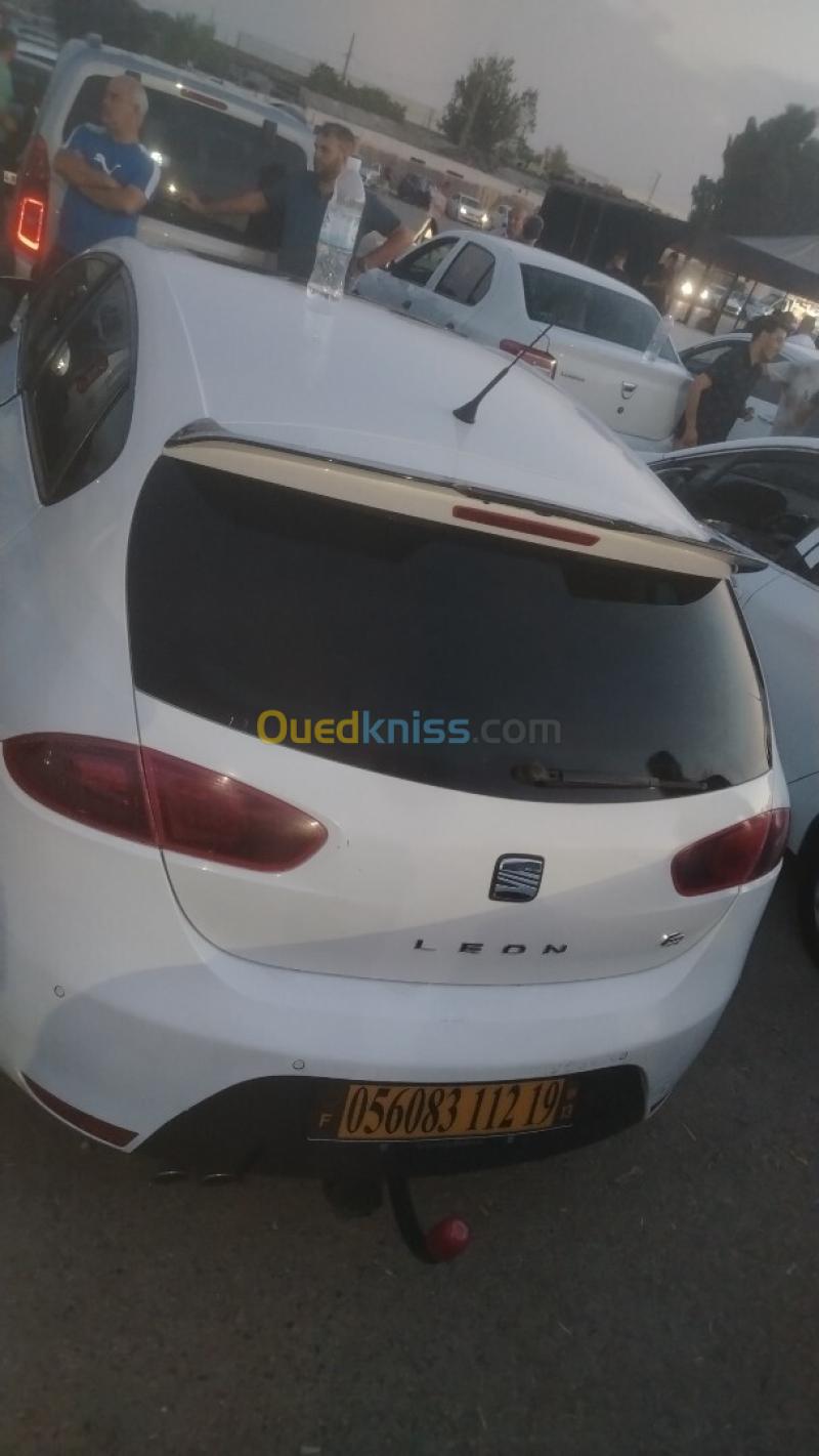 Volkswagen ليون 2012  7