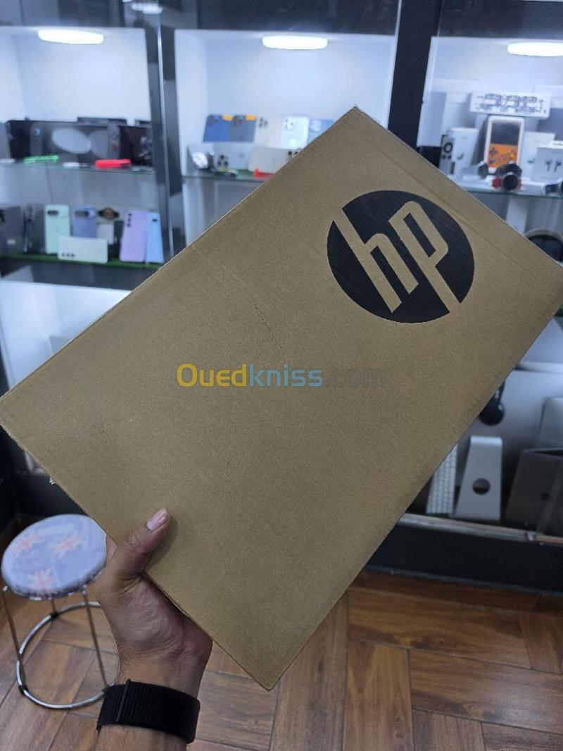 HP Laptop 15" Écran Tactile i5 12th 8GB 512GB Neuf 3