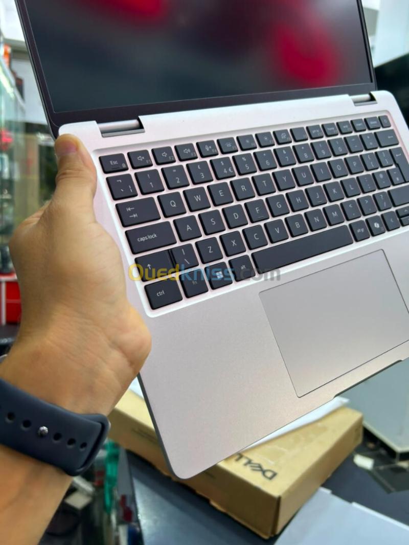 DELL Pro 14 PLUS PB14250 Intel Core Ultra 5 235U VPro 12 Mo de cache, jusqu'à 4,90 GHz 12-cœurs 14-threads RAM 16GB DDR5 DISQUE 256GB SSD ECRAN 14.0 FULL HD+ iPS Intel Graphics 8