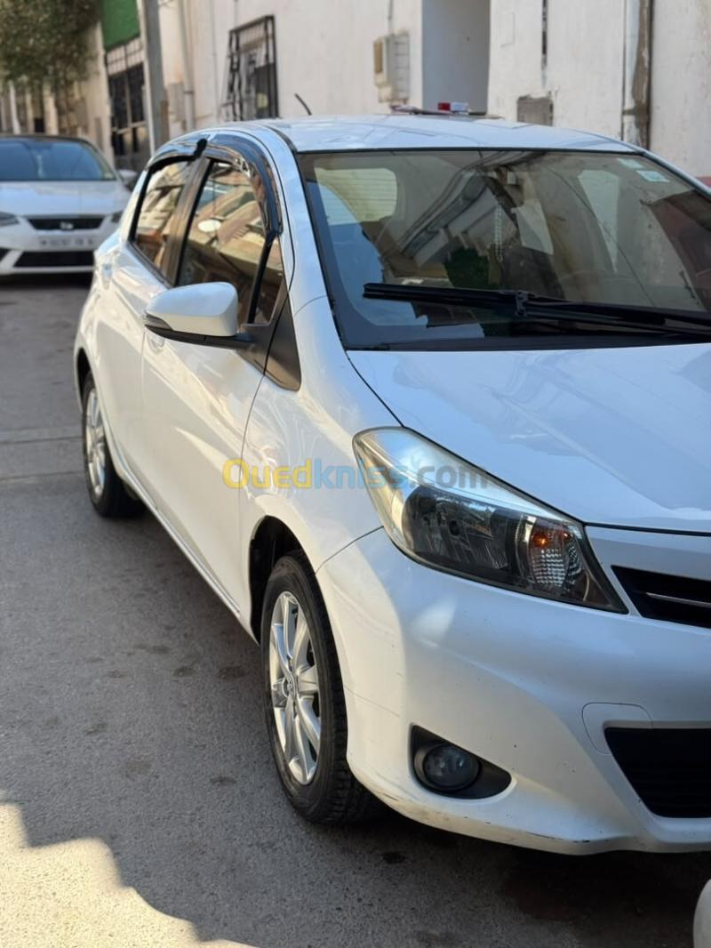 Toyota Yaris 2013  3
