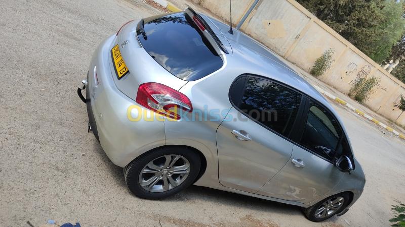 Peugeot 208 2014 Style 6