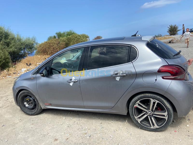Peugeot 208 2019 Allure Facelift 6