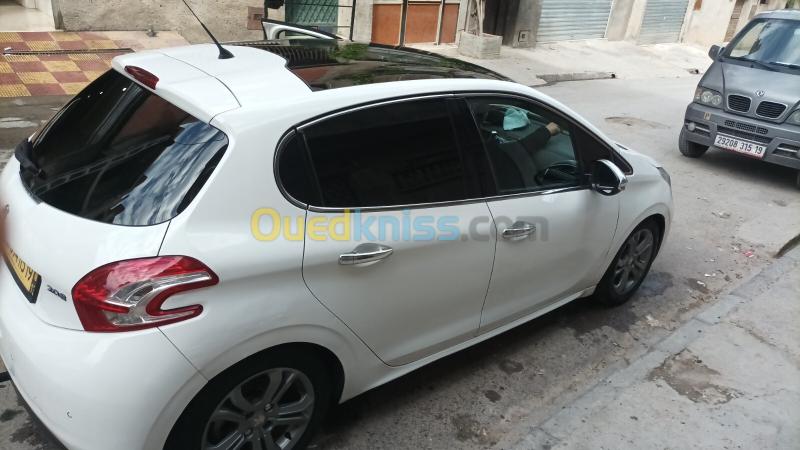 Peugeot 208 2015 Allure 16