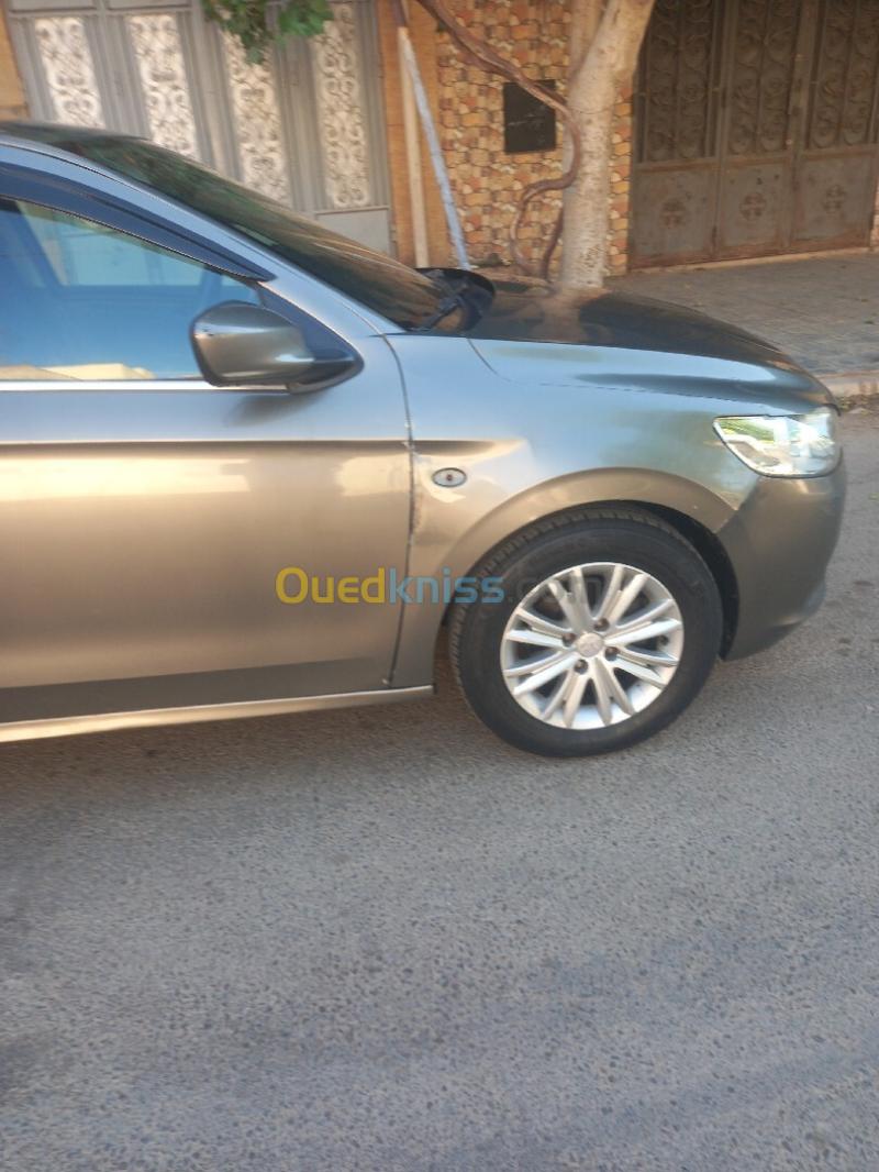 Peugeot 301 2013 Allure 8