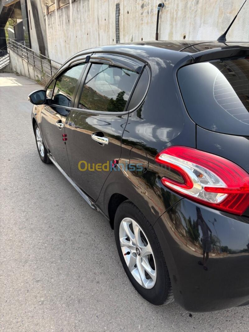 Peugeot 208 2015 Active 3