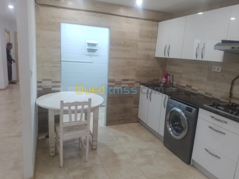 Vente Appartement Niveau de villa F3 Oran Ain el turck 2