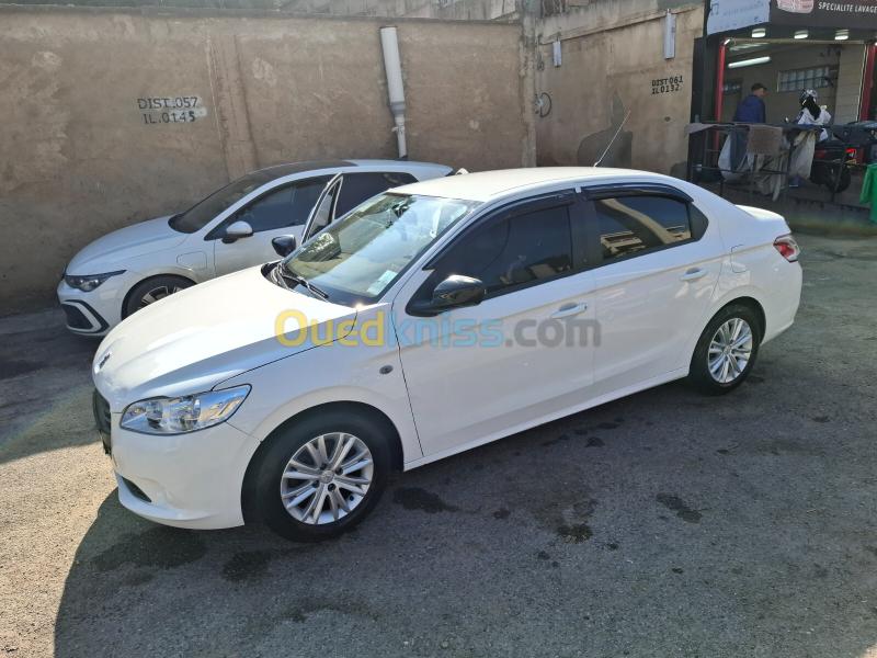 Peugeot 301 2013 Allure 2