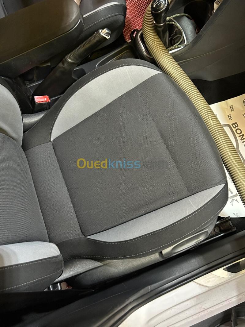 Volkswagen Polo 2014 Life 8