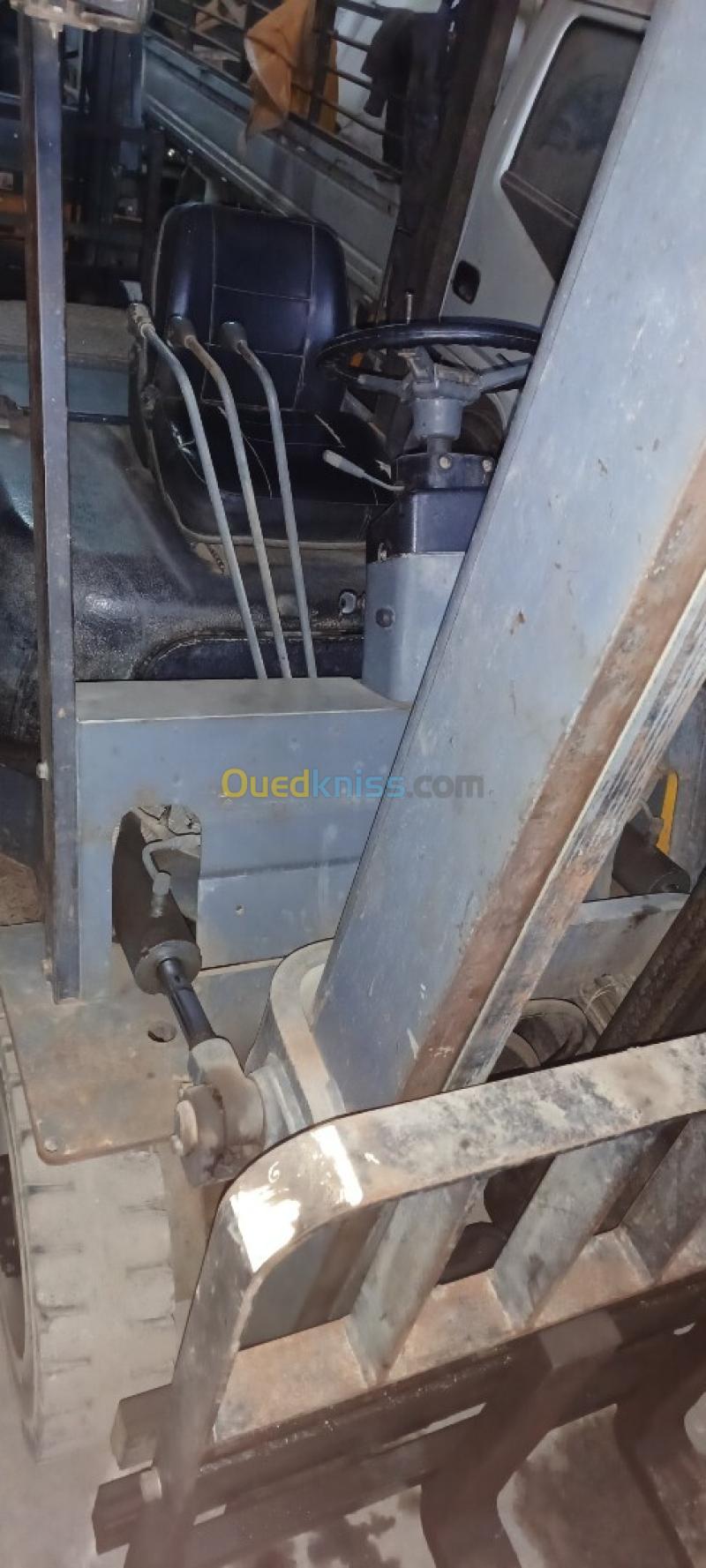 HALLA 2,5T 2003