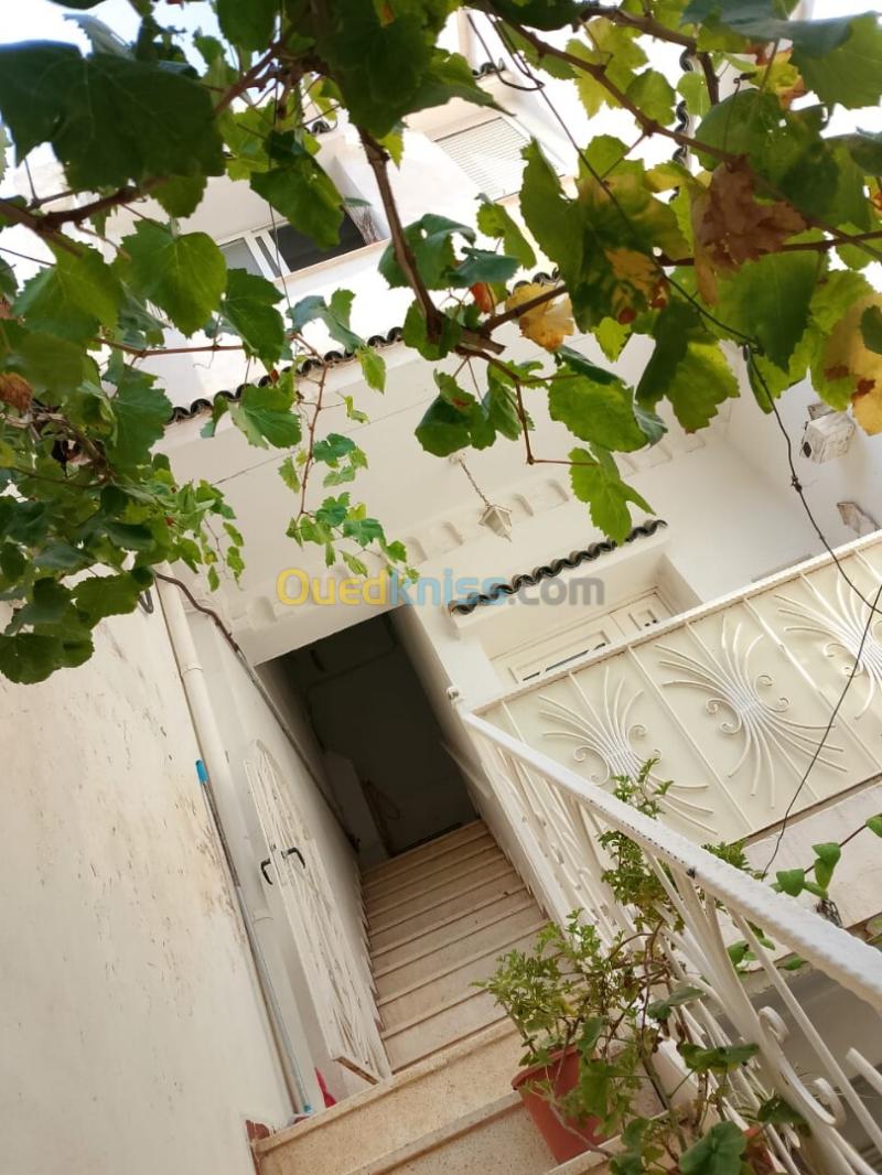 Location Appartement Niveau de villa F4 Alger Ain benian 12