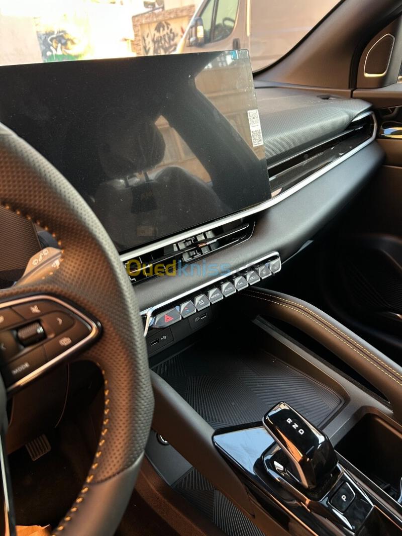 Geely Coolray 2026  10