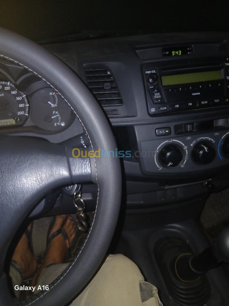 Toyota Hilux 2012 Hilux 14