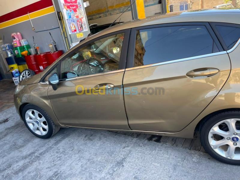 Ford Fiesta 2013 Titanium  4