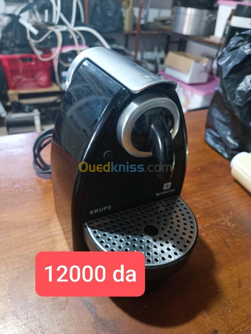 Machine à café Nespresso . للبيع آلة قهوة بالكبسولات من علامة نسبريسو. راجع أسفل الإعلان الاسعار 14